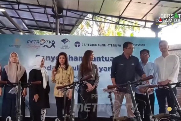 PT Terang Dunia Internusa berkolaborasi dengan Metro TV dan Yayasan Media Group memberikan bantuan 394 sepeda