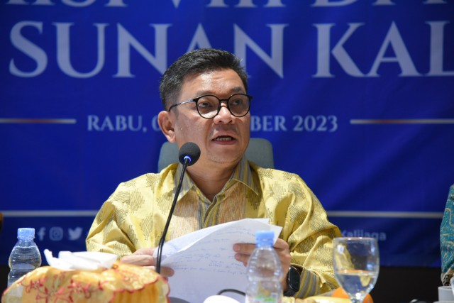 Wakil Ketua Komisi VIII DPR RI Ace Hasan Syadzily saat memimpin rapat di Universitas Sunan Kalijaga, Provinsi Yogyakarta, Rabu (6/12).