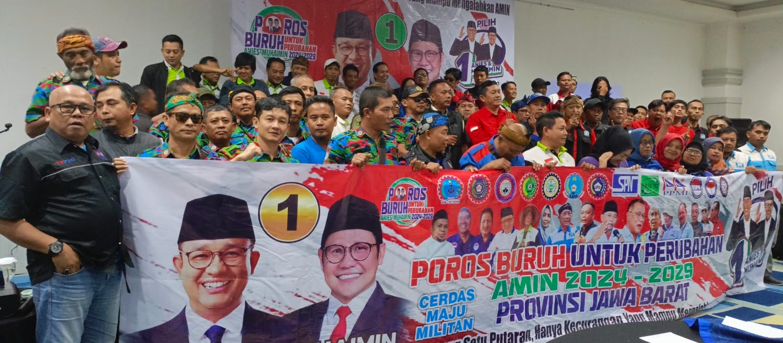  Kaum buruh dari 21 federasi serikat pekerja se-Provinsi Jabar mendeklarasikan pembentukan Poros Buruh untuk Perubahan Jabar.