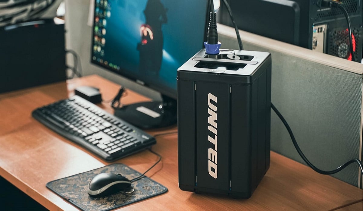 Ilustrasi pengisian baterai motor listrik United e-motor