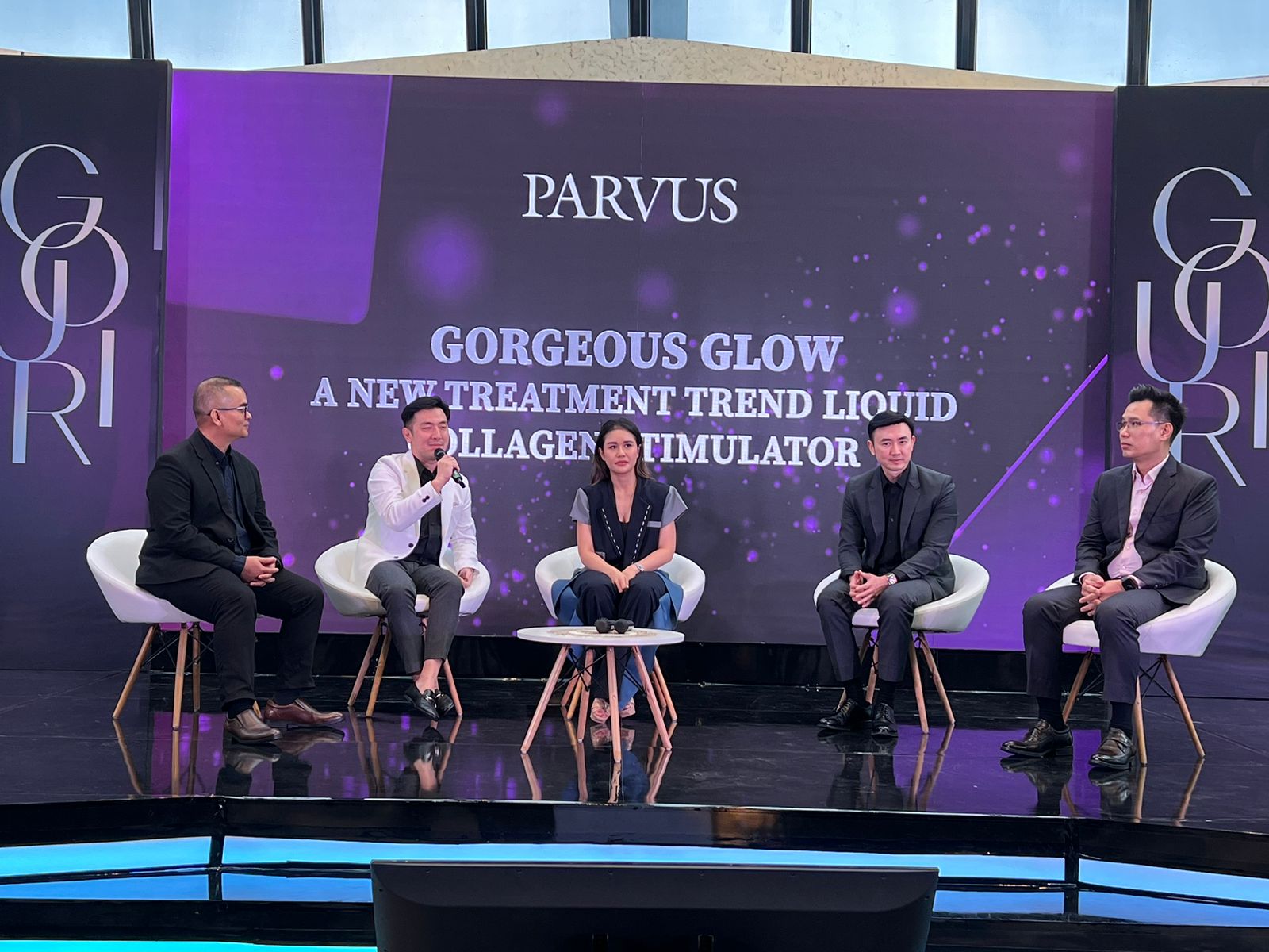 Konferensi pers bertajuk “Gorgeous Glow: The New Trend of Liquid Injection Collagen Stimulator” di Gading Serpong, Tangerang, baru-baru ini.