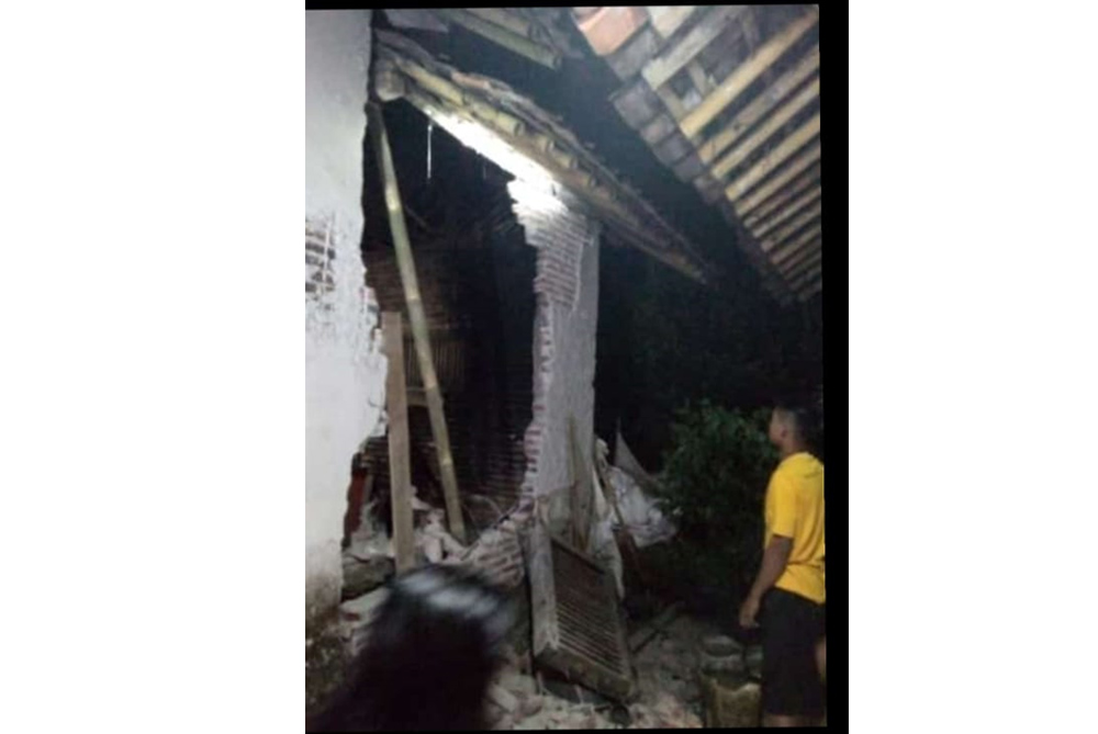 Salah satu rumah warga yang Rusak di Kecamatan Salem, Kabupaten Brebes, Jateng. 