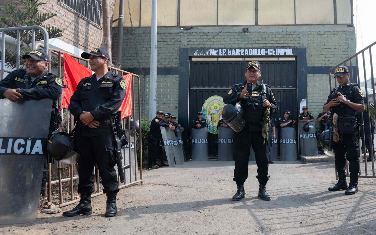 Alberto Fujimori, 85, dibebaskan dari penjara setelah pengadilan mengembalikan pengampunan hukuman 25 tahun.