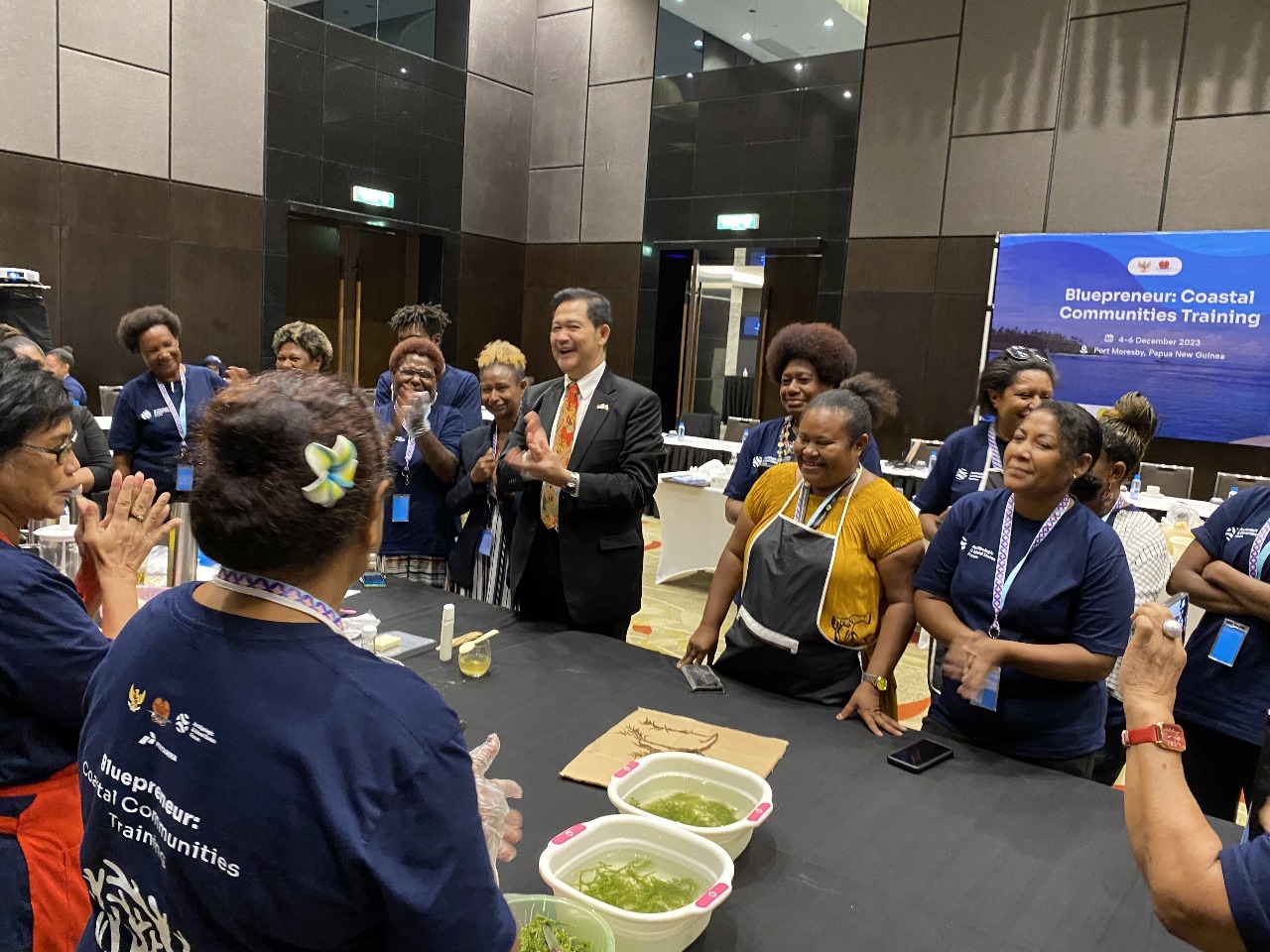 Aktivitas saat pelatihan Bluepreneur: Coastal Communities Training di Port Moresby.