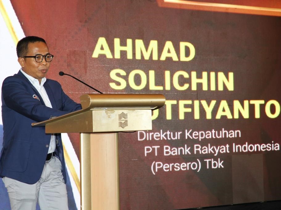 Ahmad Solichin Lutfiyanto, Direktur Kepatuhan PT Bank Rakyat Indonesia Tbk.