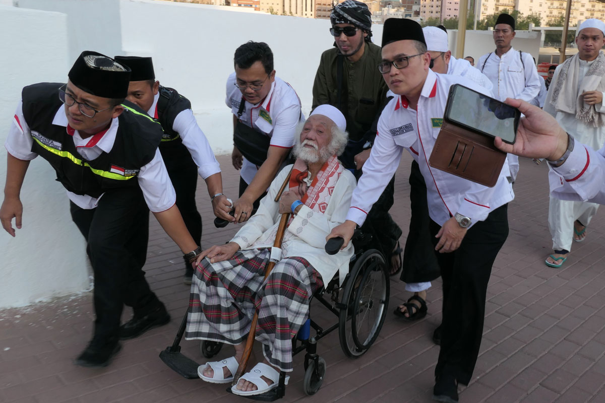 Ilustrasi Petugas haji 