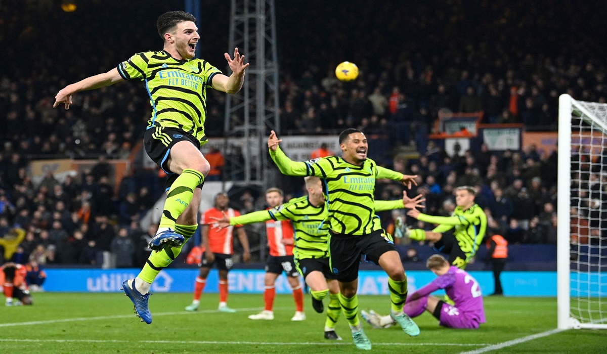 Para pemain Arsenal melakukan selebrasi usai mencetak gol ke gawang Luton Town di laga Liga Primer Inggris 