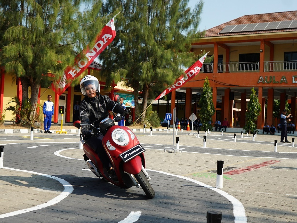 Safety Riding Lab Astra Honda.