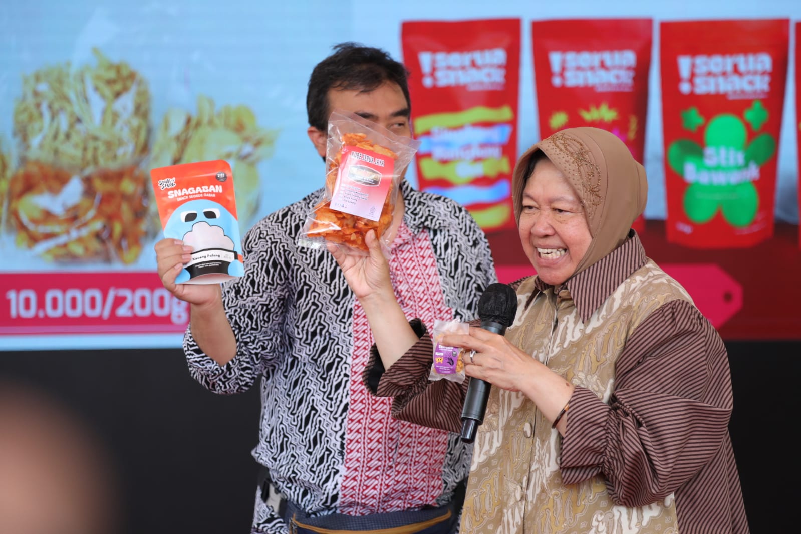 Mensos Risma Berdayakan Masyarakat Sidoarjo Melalui PENA