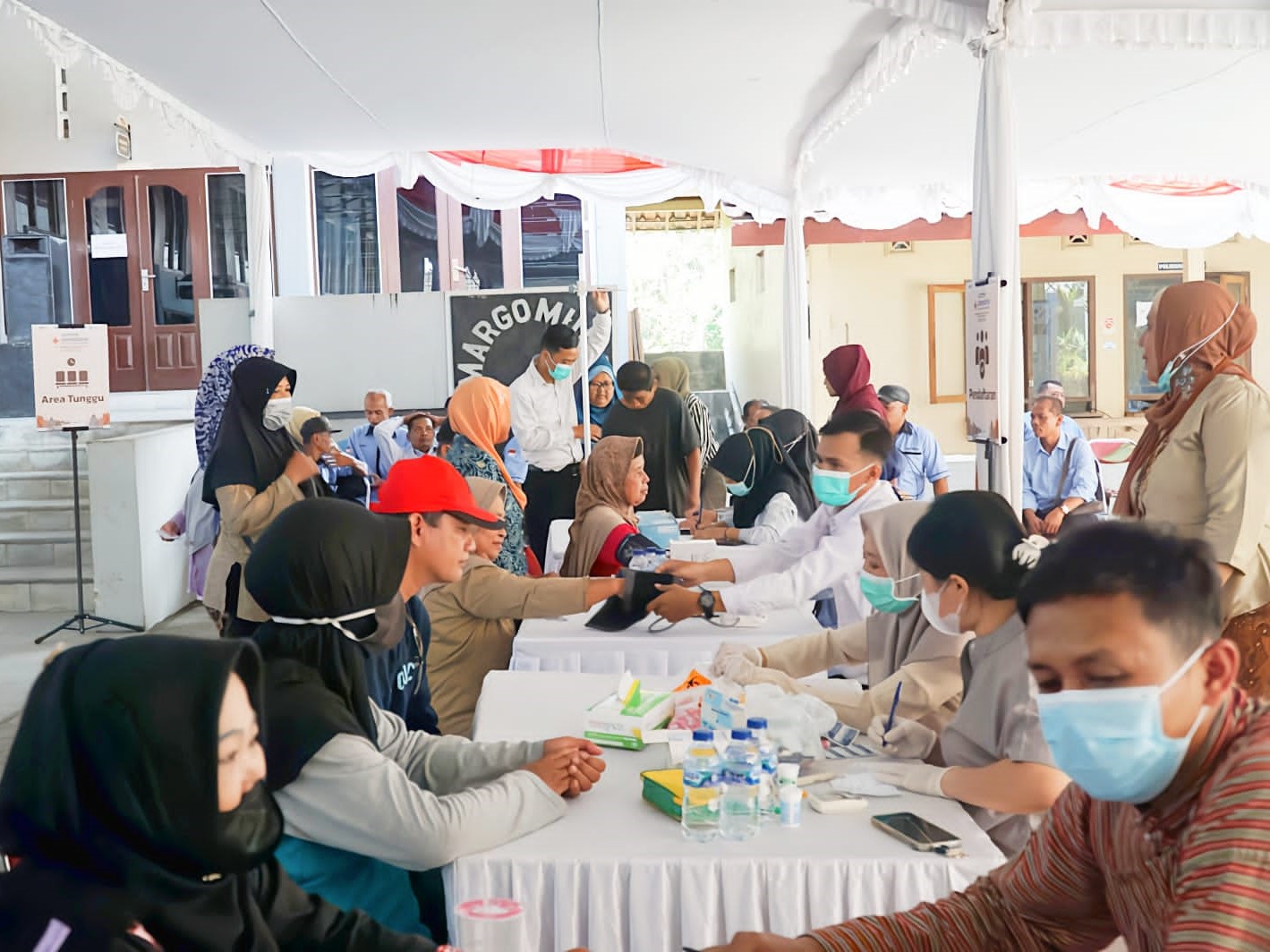 Jamedlink merupakan layanan kesehatan keliling dengan ambulans untuk masyarakat, khususnya yang terdampak proyek jalan tol.