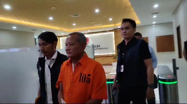 Satgas Antimafia Bola Polri menahan aktor intelektual kasus mafia bola, Vigit Waluyo (VW)