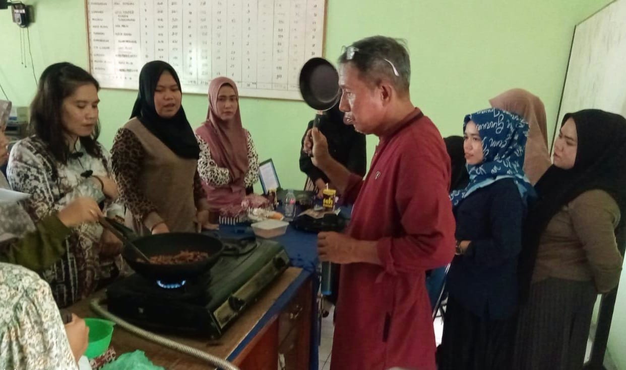 Kegiatan Bimtek Pelatihan pengolahan dan pemasaran kayu manis di Banjarbaru, Kalsel.