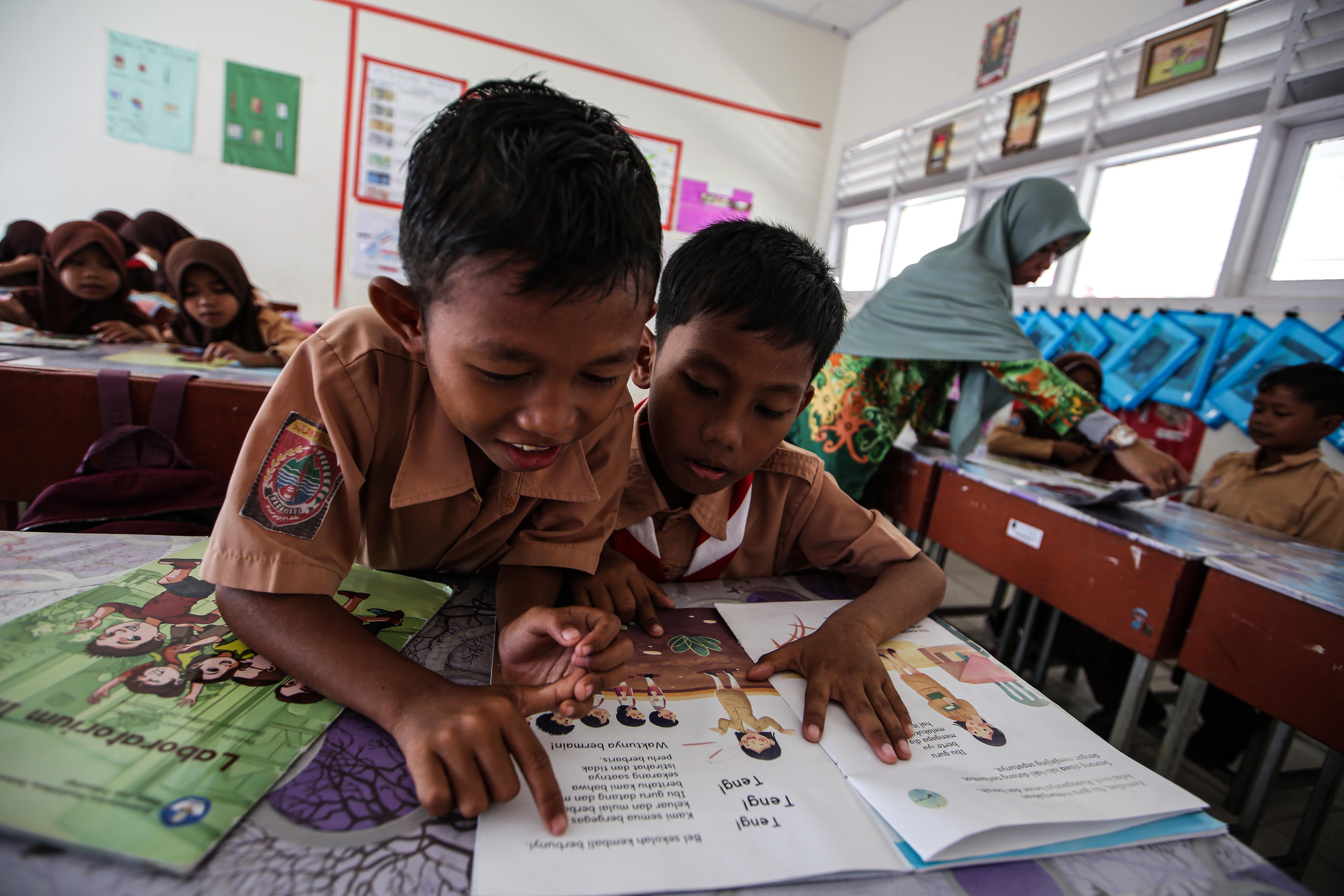 Rendahnya literasi siswa menjadi salah satu kendala dalam mengoptimalkan pembelajaran di sekolah.