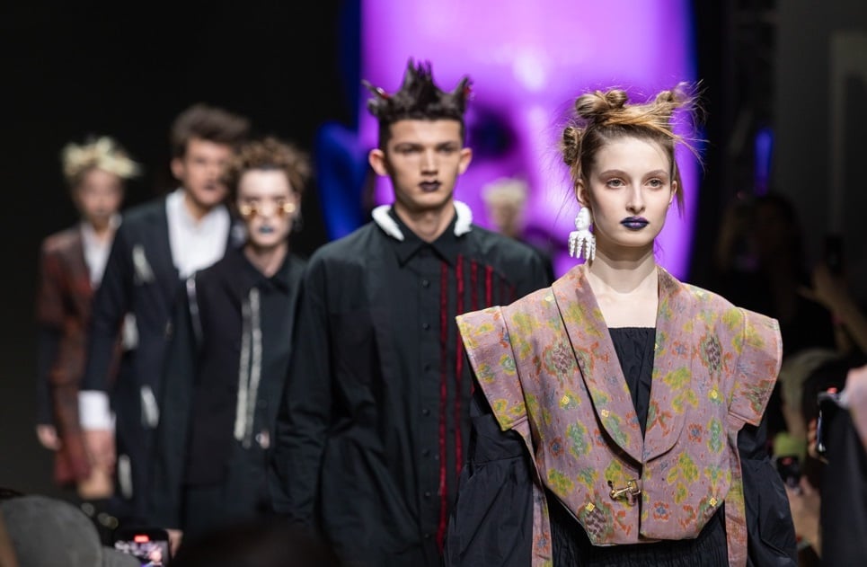 Koleksi Aldrie by L yang tampil di BRICS+ Fashion Summit 2023 di Moskow, Rusia, 28 November - 2 Desember 2023.