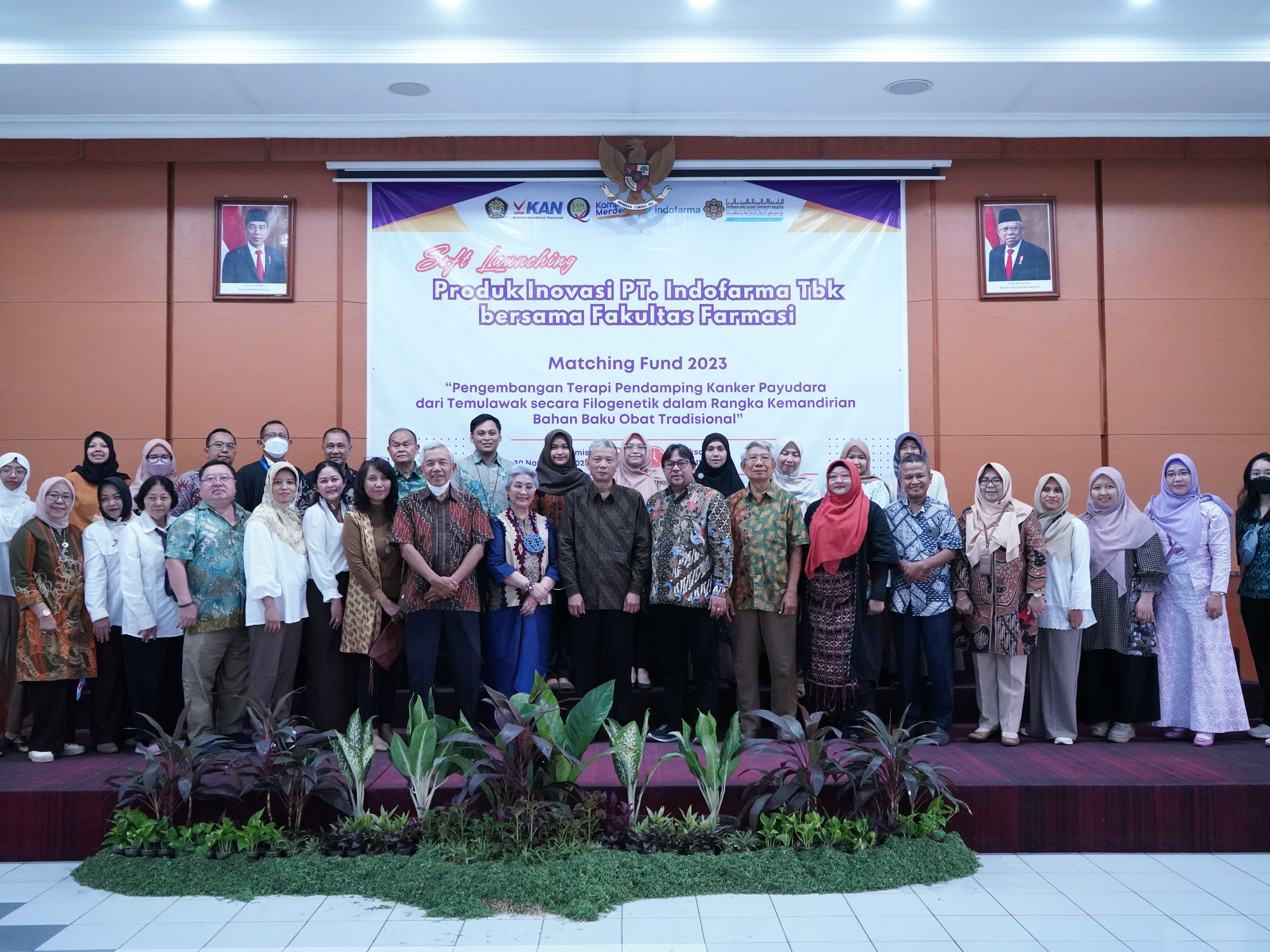 Pada Kamis 30 November 2023 berlangsung soft launching produk inovasi Indofarma bersama FFUP.