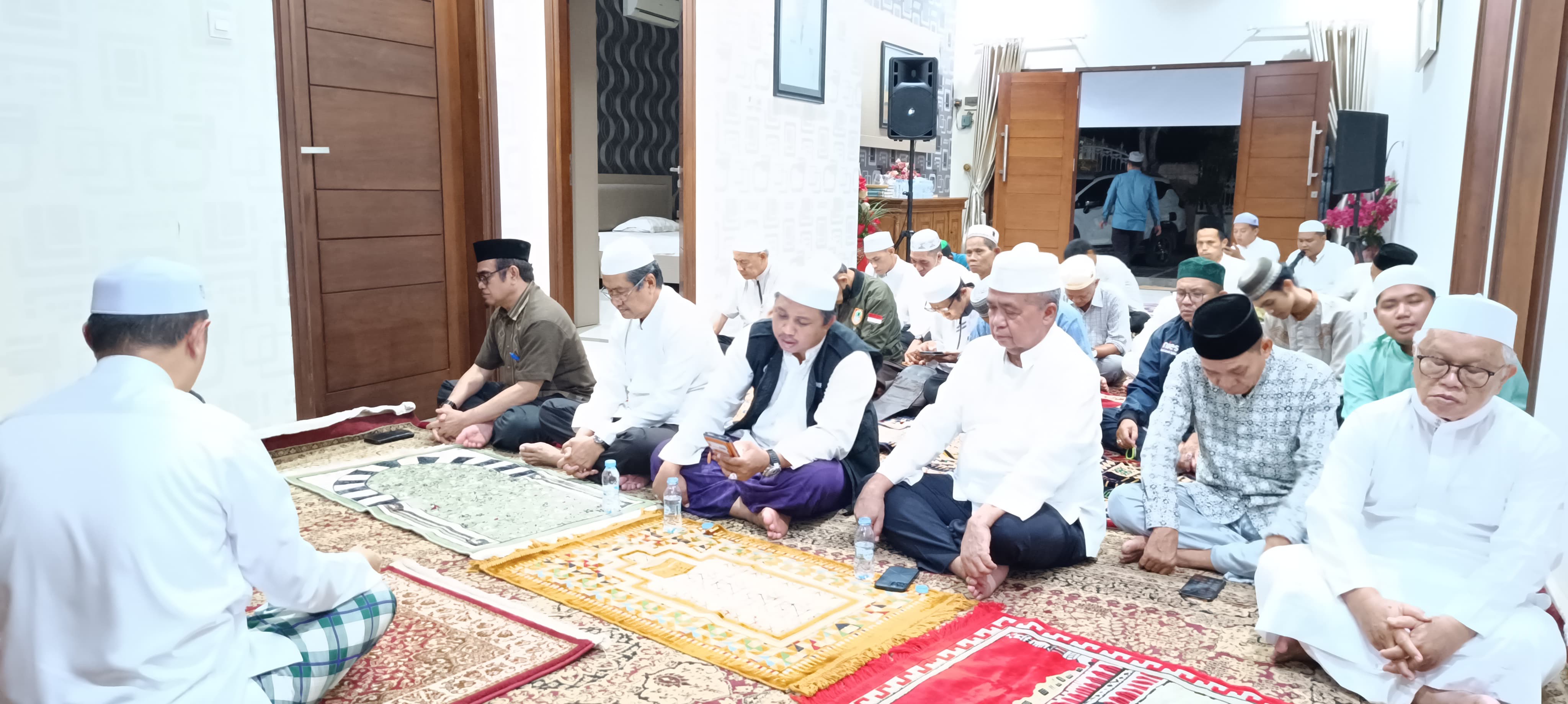  Gerakan Munajat Untuk Negeri oleh DPW Aliansi Nasional Indonesia Sejahtera (ANIES) Kalimantan Selatan di Banjarbaru, Kamis (21/12/2023).