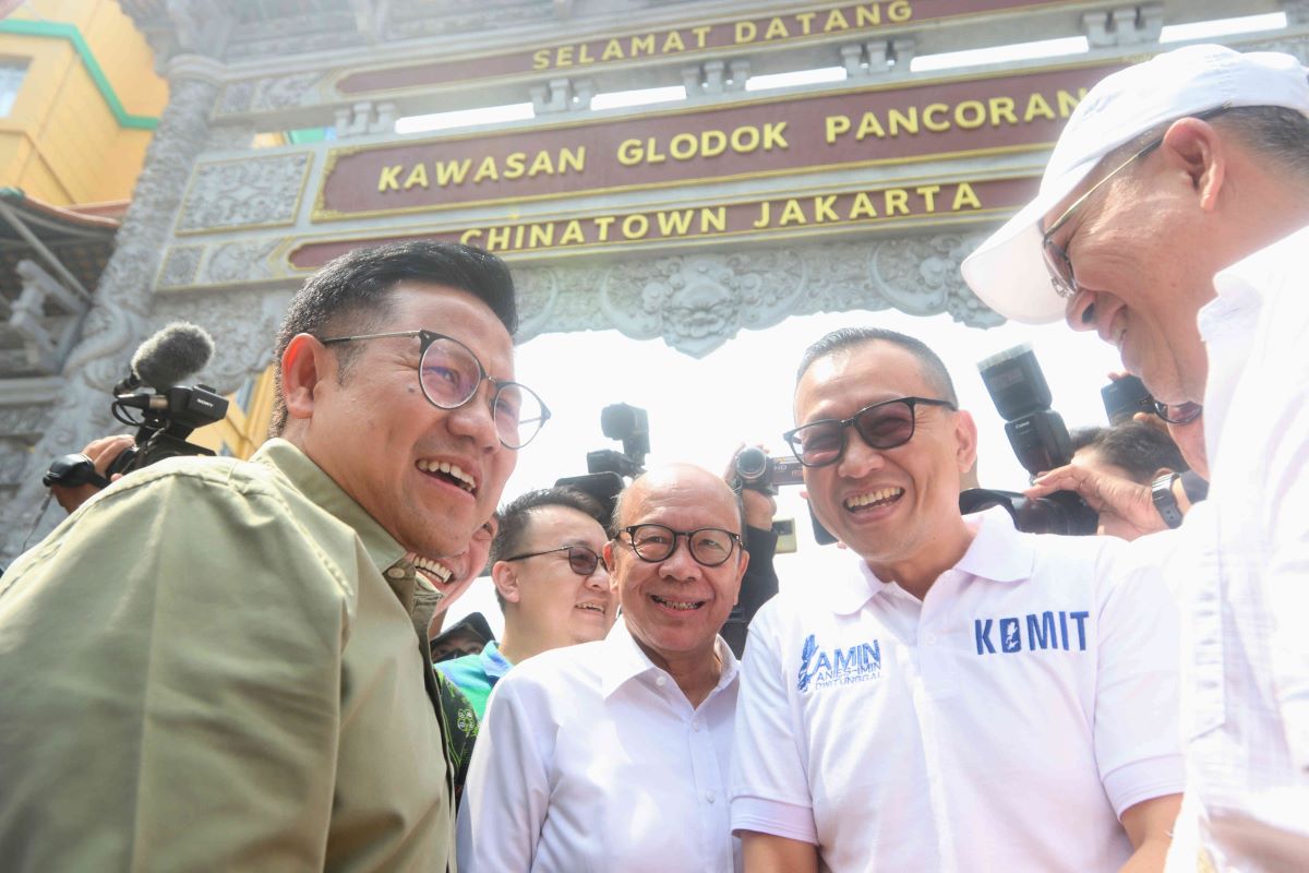 Calon wakil presiden Muhaimin Iskandar mengunjungi kawasan Glodok, Jakarta.