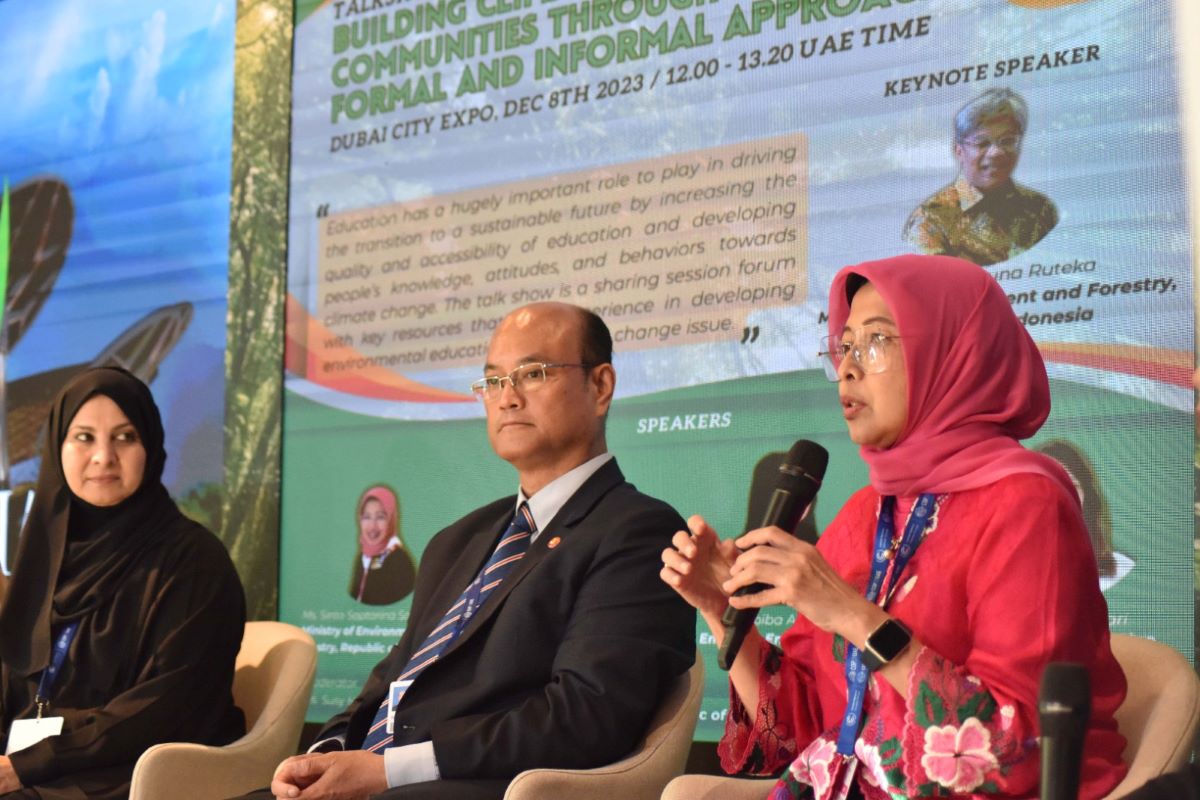 Kepala Pusat Pengembangan Generasi Lingkungan Hidup dan Kehutanan KLHK Sinta Saptarina Soemiarno menjadi pembicara di COP28.