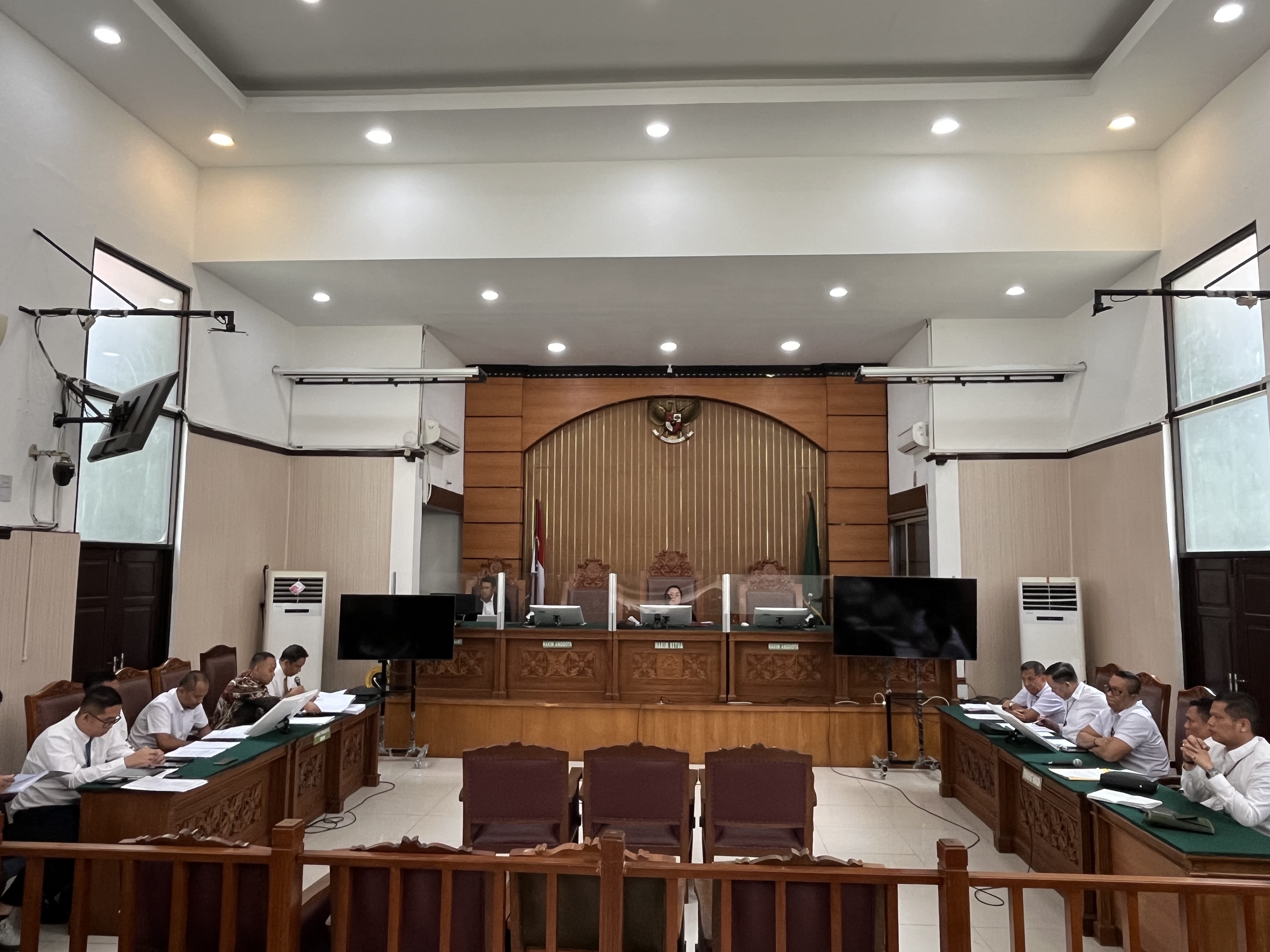 Firli Bahuri meminta majelis tunggal praperadilan memerintahkan Kapolda Irjen Kartoyo menghentikan kasus yang menjerat dirinya.