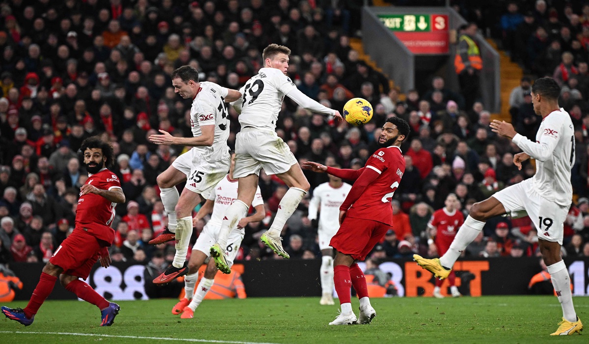 Ditahan Imbang MU, Liverpool Gagal Kembali ke Puncak Klasemen