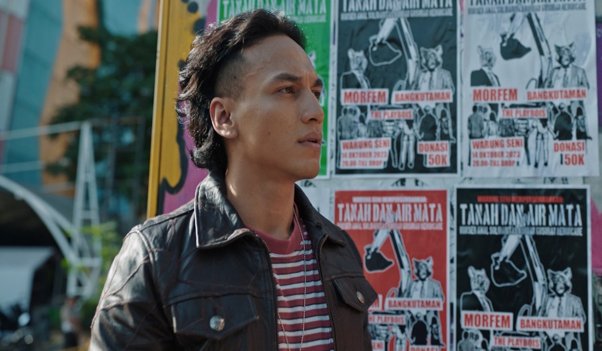 Cuplikan adegan di film Ali Topan.