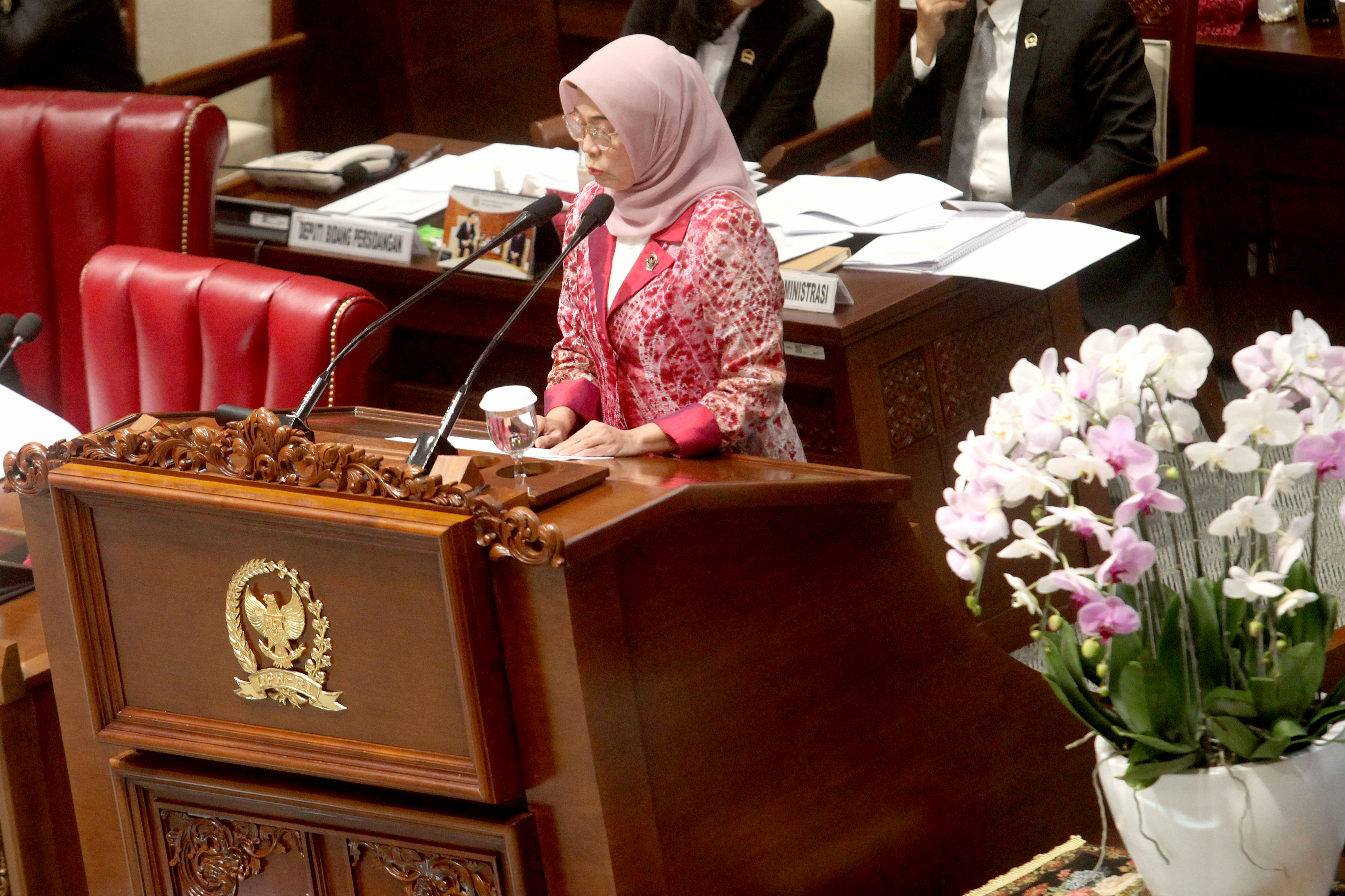 Ketua BPK Isma Yatun saat menyampaikan IHPS I/2023 di DPR, Selasa (5/12).