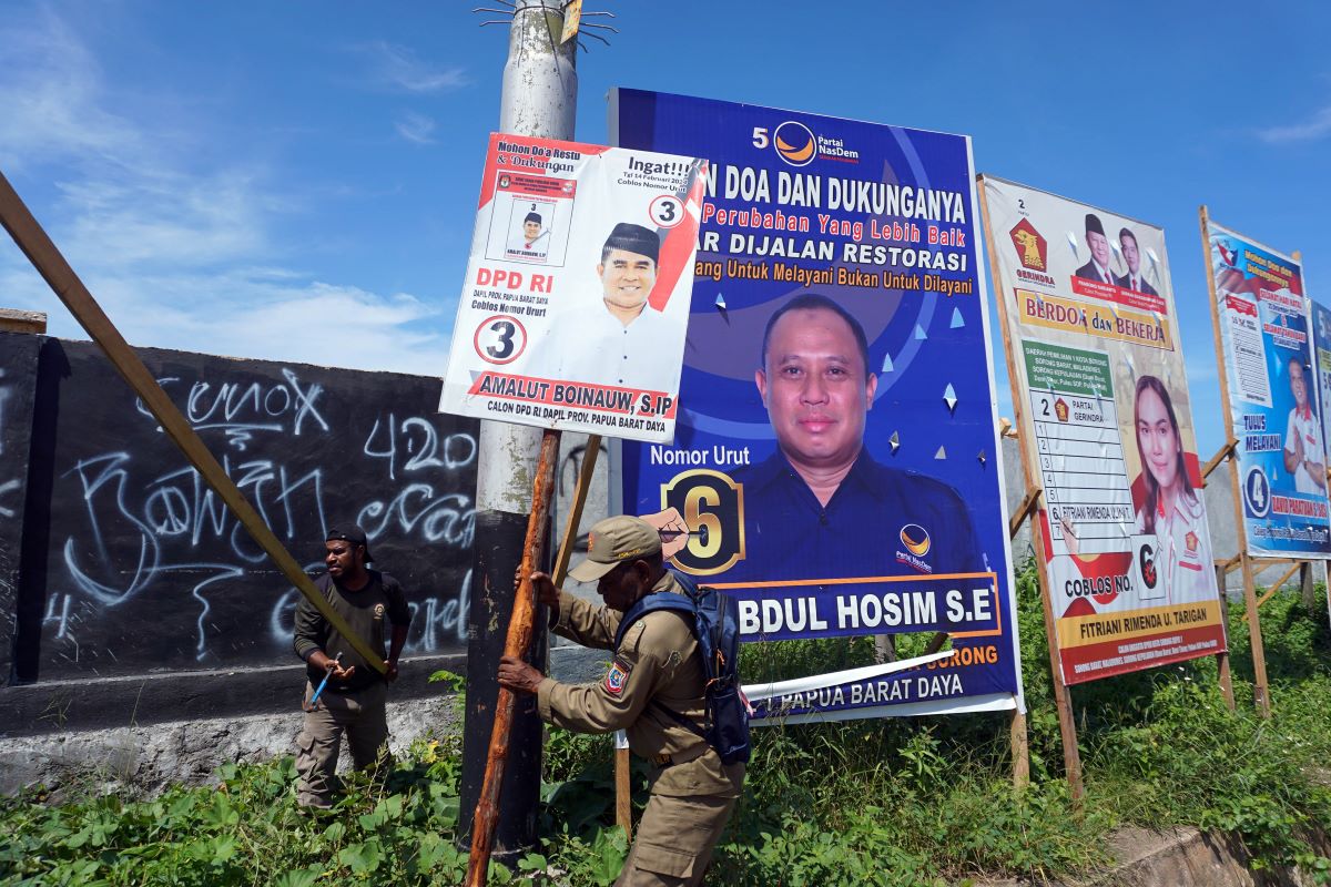 PLN: Jaga Jarak Aman Alat Peraga Kampanye dengan Jaringan Listrik