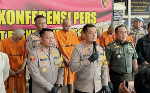 Kapolres Cimahi AKB r Aldi Subartono memaparkan kasus penangkapan anggota geng motor.