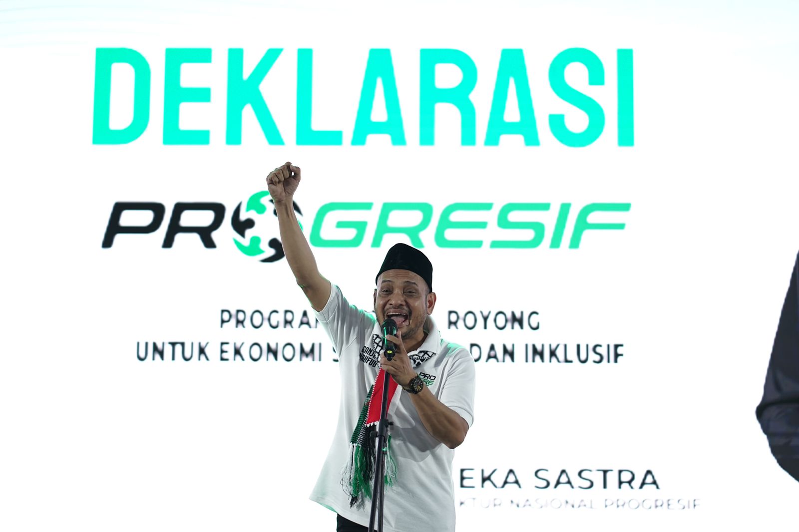 Direktur Nasional Relawan Progresif Eka Sastra 