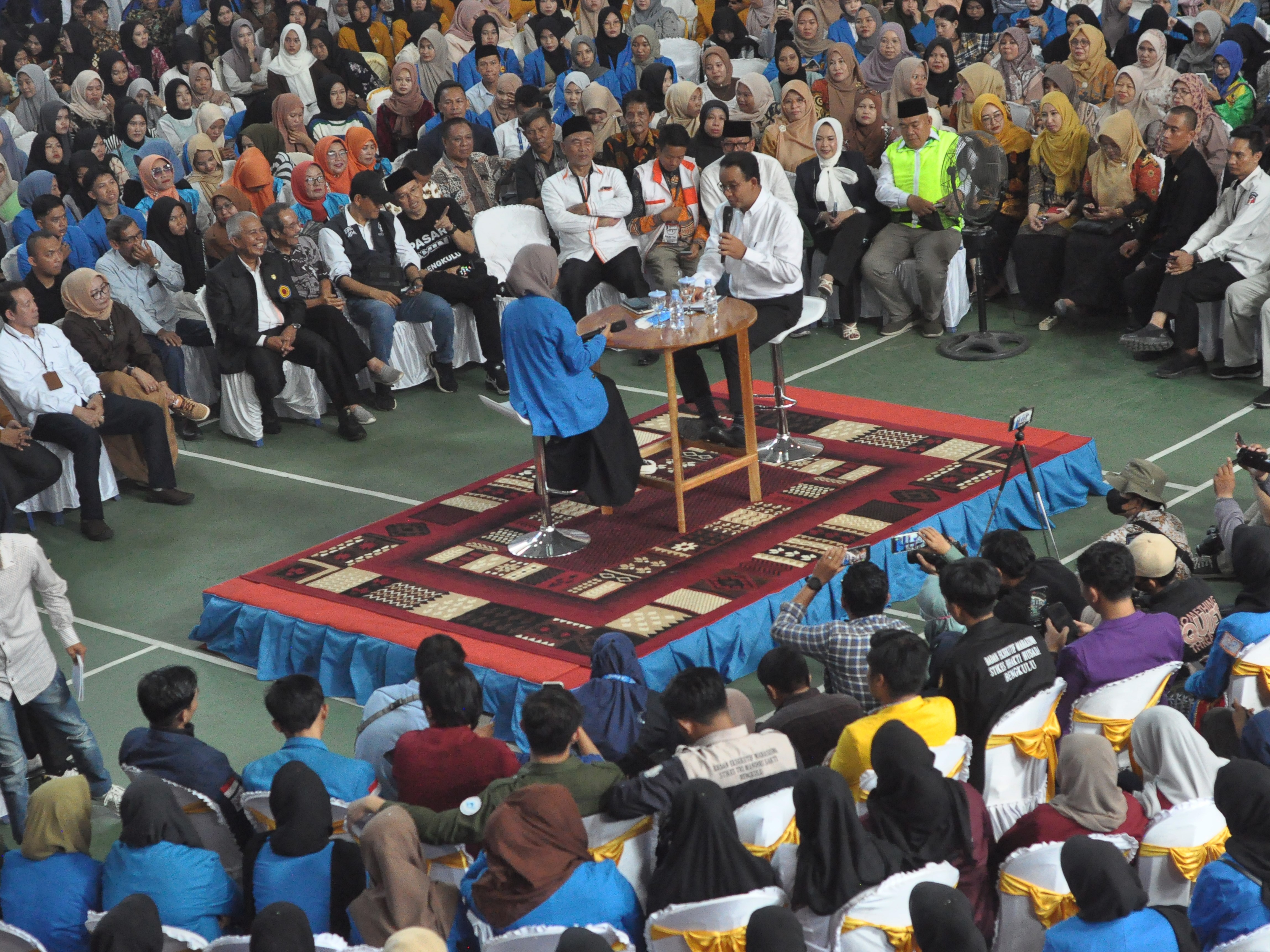 Calon presiden nomor urut 1 Anies Rasyid Baswedan berdialog dengan mahasiswa se-Bengkulu di Universitas Prof Hazairin Kota Bengkulu.