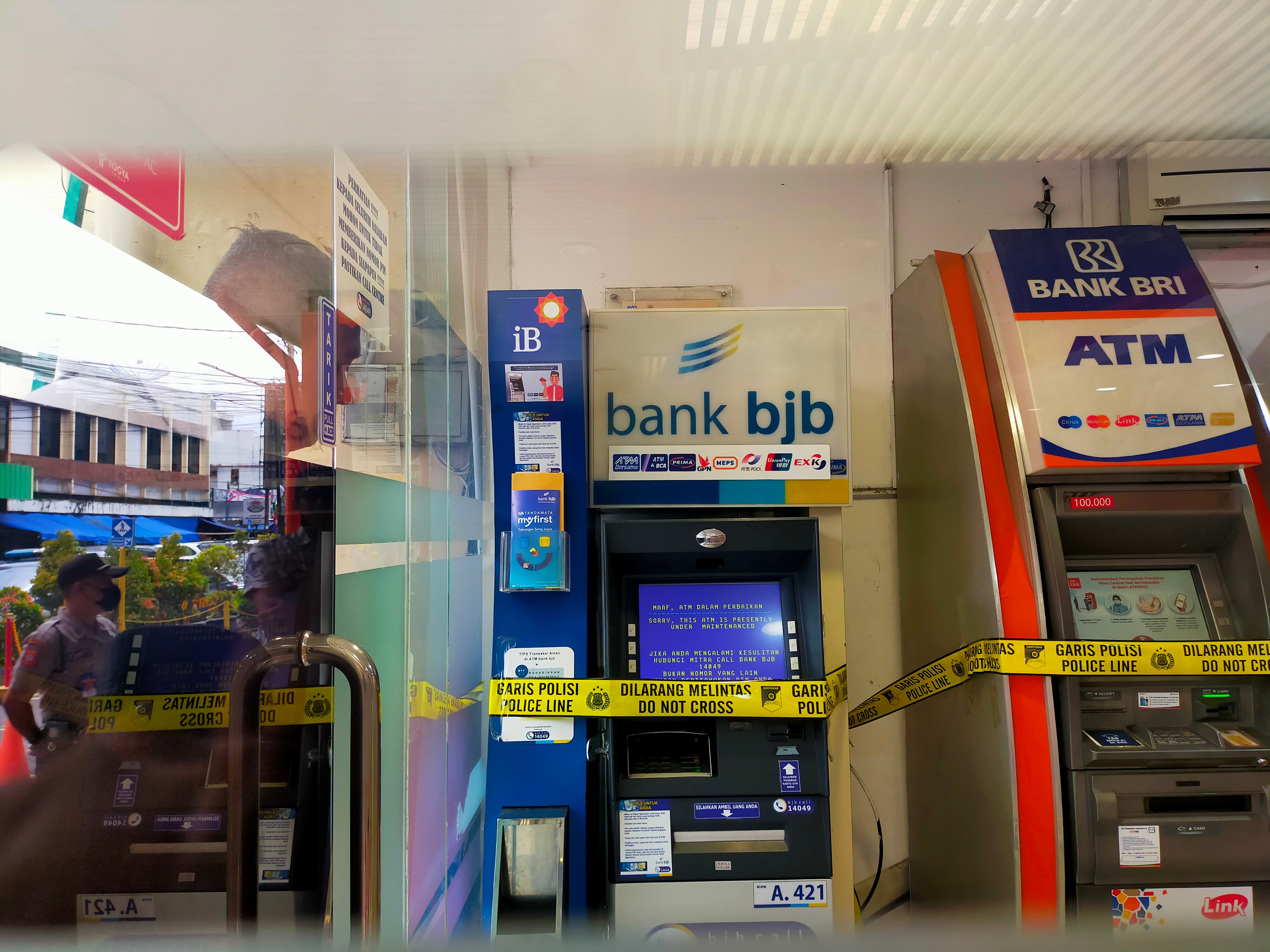 Perusakan mesin ATM beberapa waktu lalu.