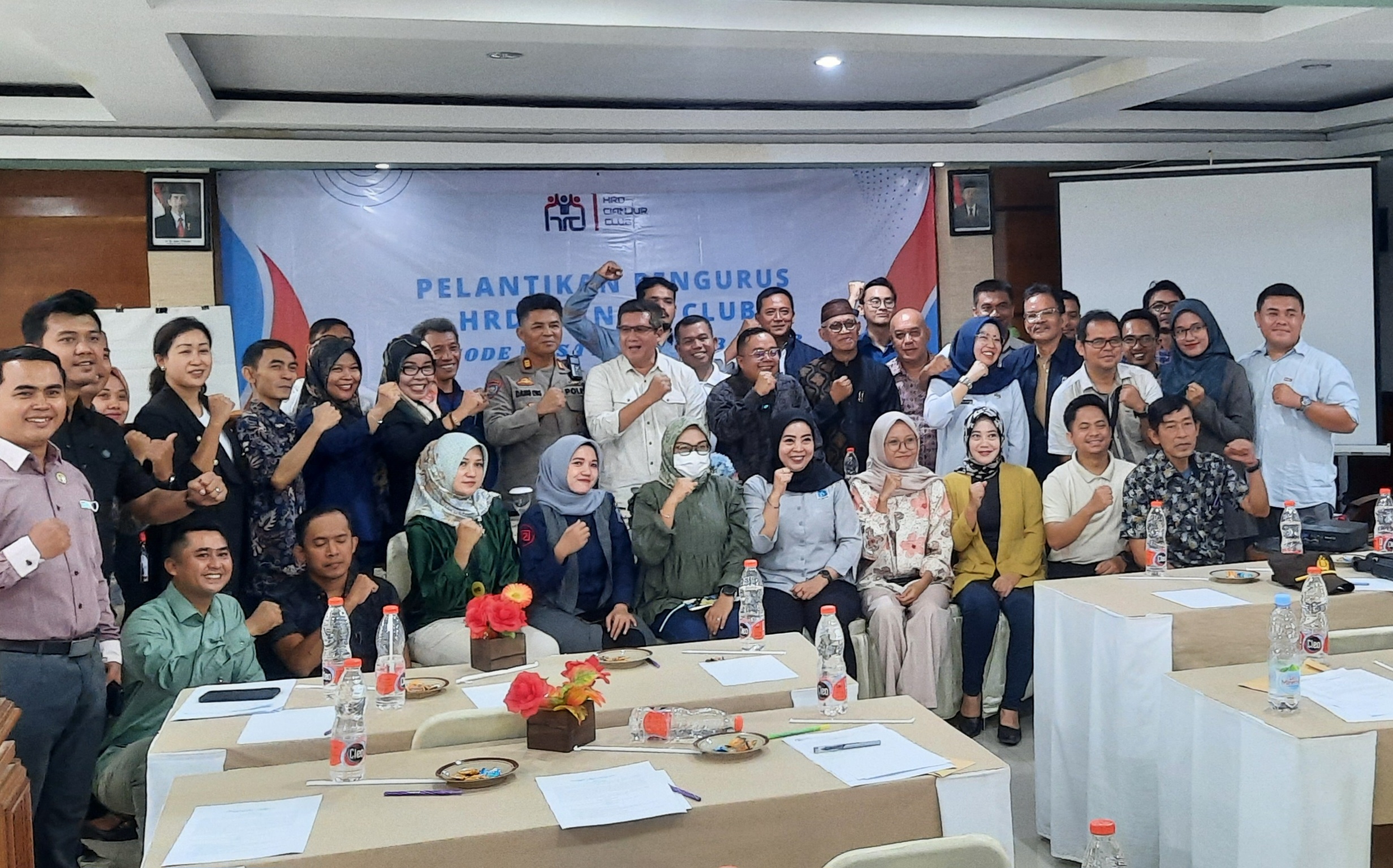 Para Pengurus Human Resources Departement (HRD) Club Cianjur saat pelantikan pengurus