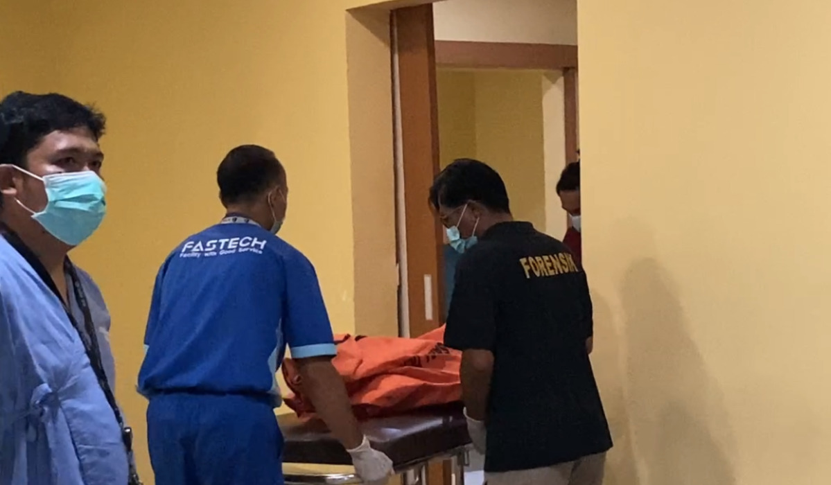 Ayah 4 Bocah yang Tewas dalam Kamar Sempat Minta Dibelikan Mizone 4 Botol