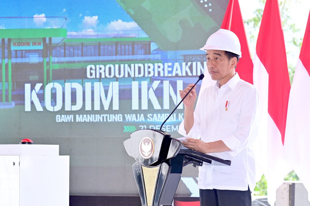 Presiden Jokowi meresmikan pembangunan Kantor Kodim IKN.