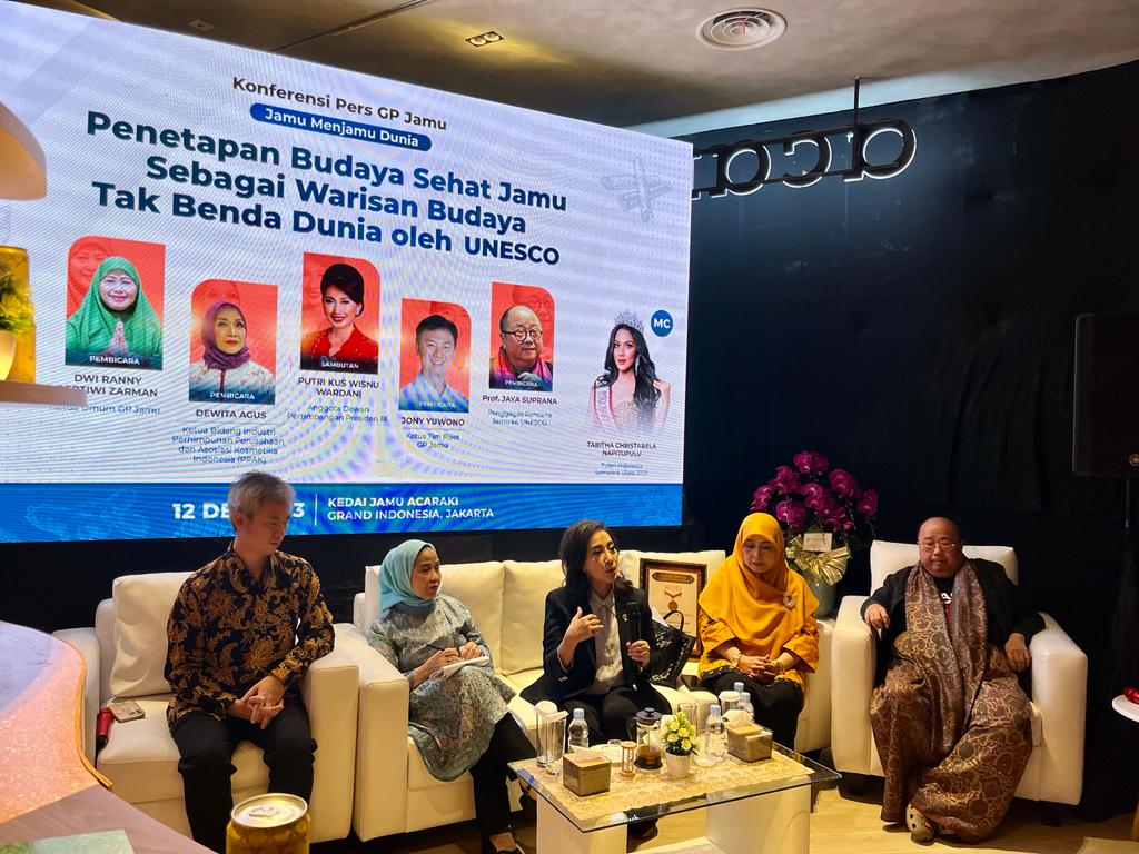 Konferensi pers Penetapan Budaya Sehat Jamu sebagai Warisan Budaya Tak Benda oleh UNESCO di Jakarta, Selasa (12/12). 