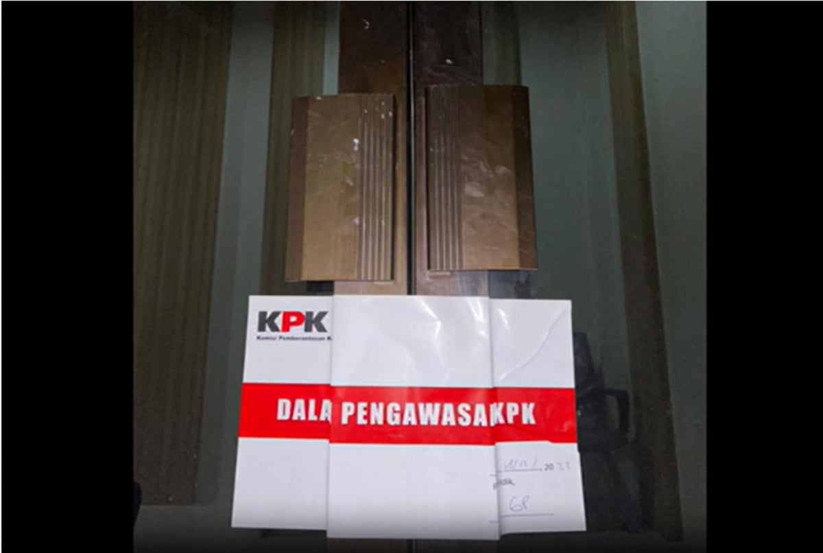 KPK membuka kemungkinan pihak yang ditangkap terkait OTT Gubernur Maluku Utara akan bertambah.