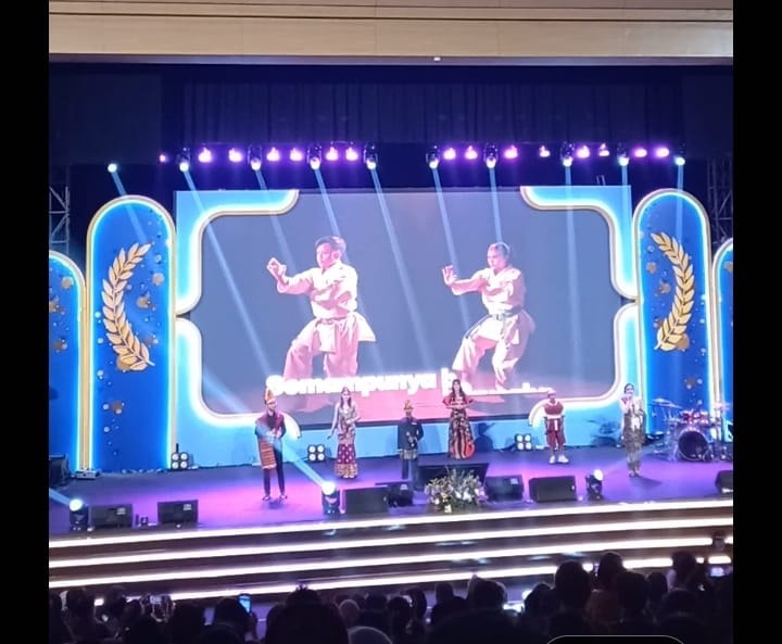 Penampilan dari siswa-siswi pemenang FLS2N dalam Puncak Persembahan Karya Talenta Emas Indonesia di Jakarta, Kamis (14/12/2023).