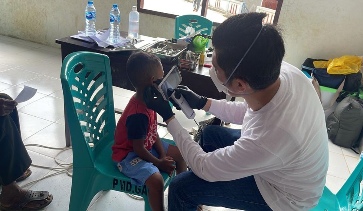 Kegiatan bakti sosial yang diadakan IDI Cabang Sorong dan Cabang Raja Ampat di Pulau Gag, Raja Ampat, Papua Barat Daya. 