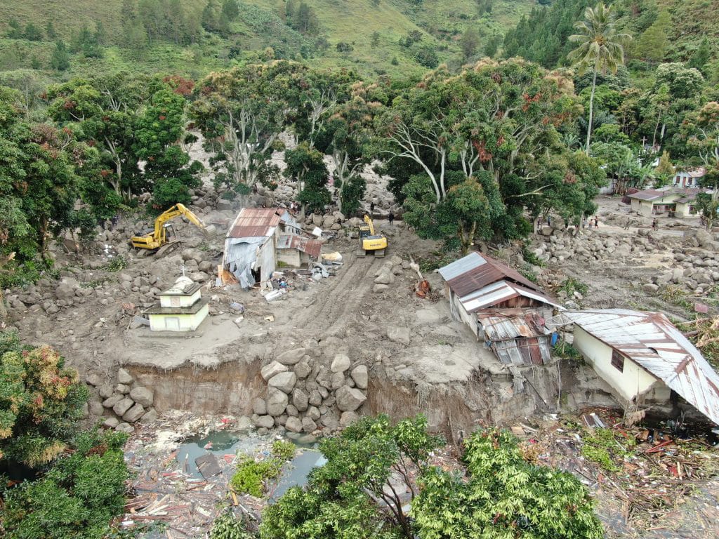 Kawasan Wisata Danau Toba yang diterjang banjir bandang dan longsor.