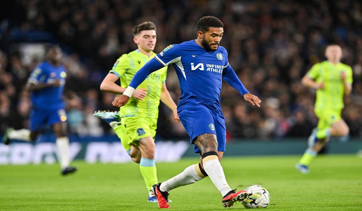 Pemain Chelsea Reece James