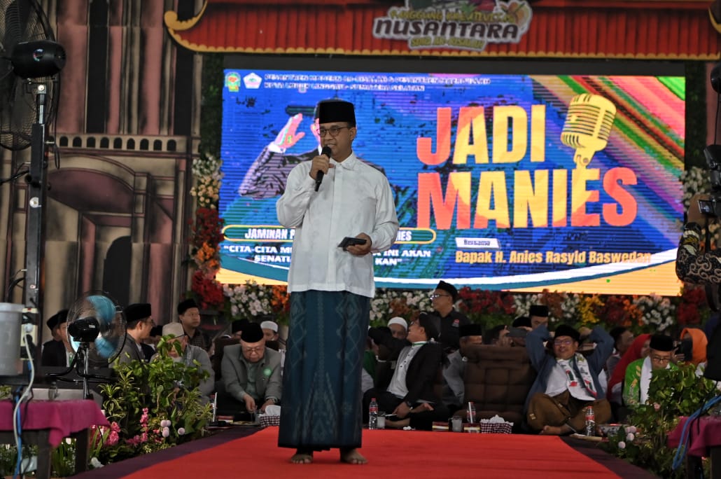 Anies Baswedan saat bersilaturahmi dengan kiai dan santri di Lubuklinggau, Sumsel, Senin (18/12).