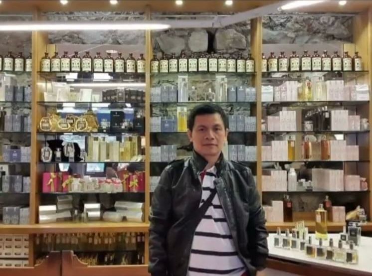 Pengusaha parfum, Sapto Popo, yang juga pendiri dan pemilik PT Wangi Sepanjang Hari, 