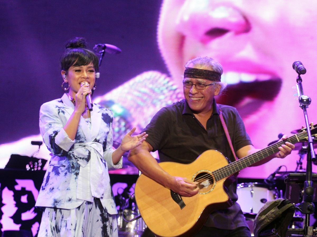 Iwan Fals berduet dengan Andien.