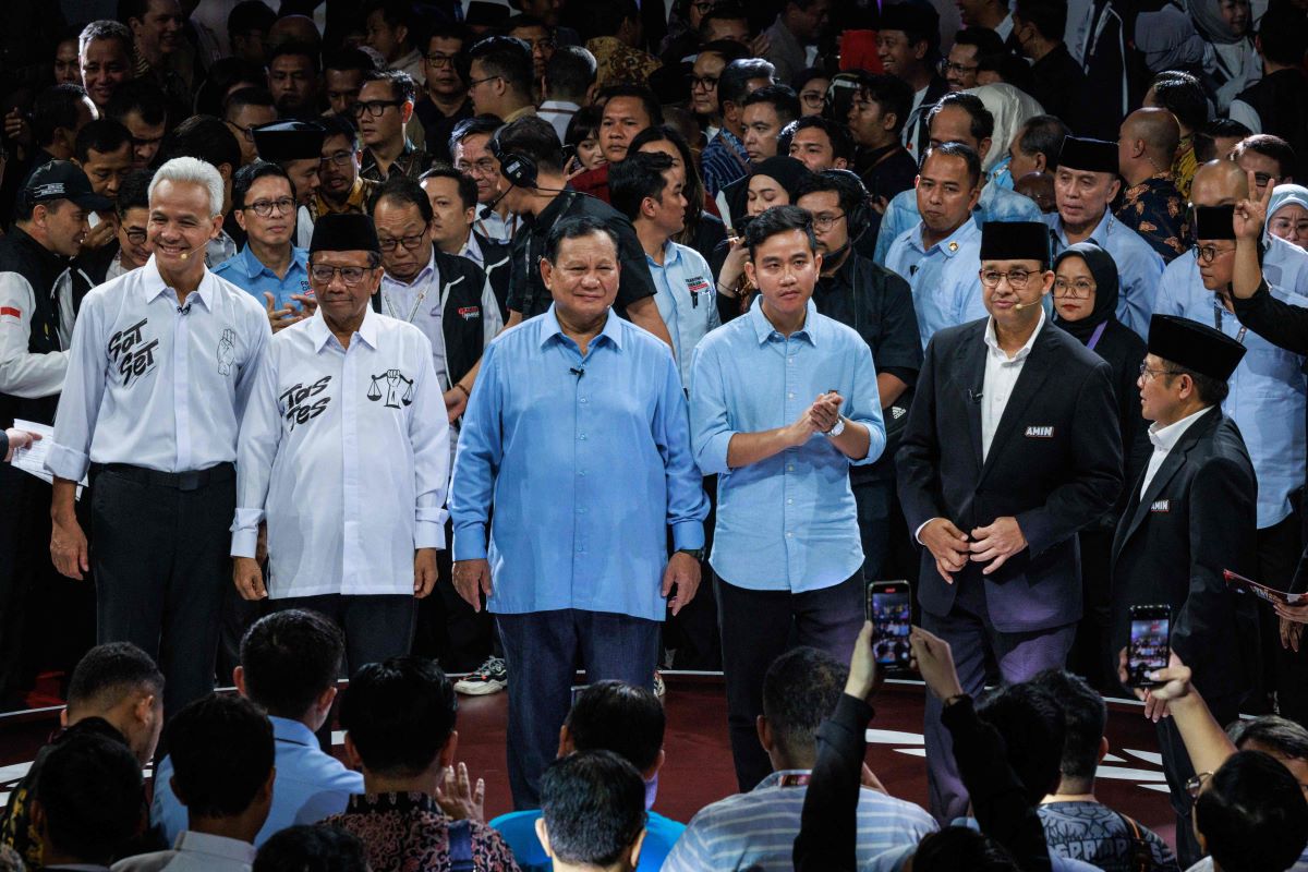 Seluruh pasangan capres dan cawapres pada debat perdana,12 Desember 2023.