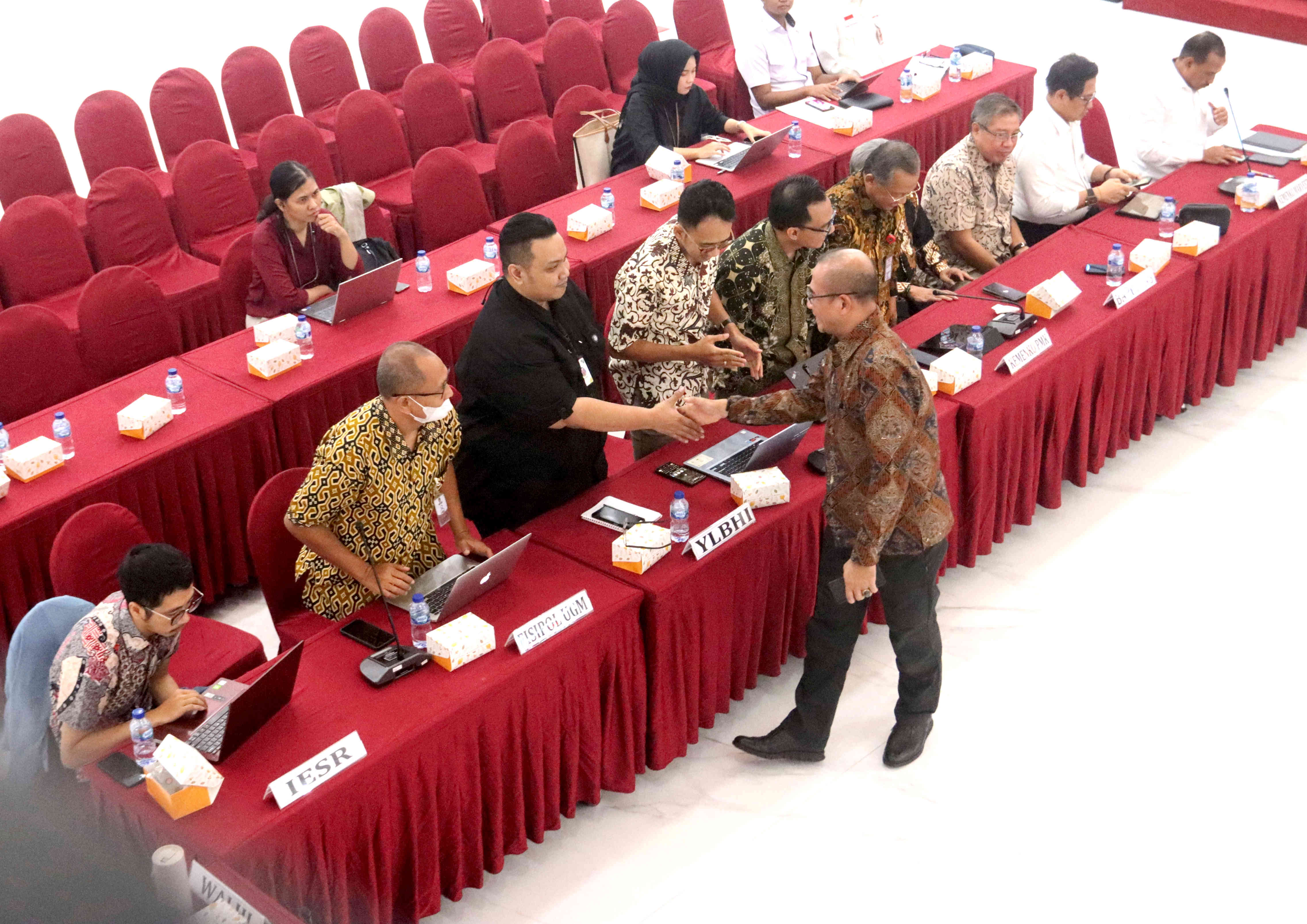 Ketua KPU Hasyim Ashari KPU membahas konsep pelaksanaan debat capres dan cawapres