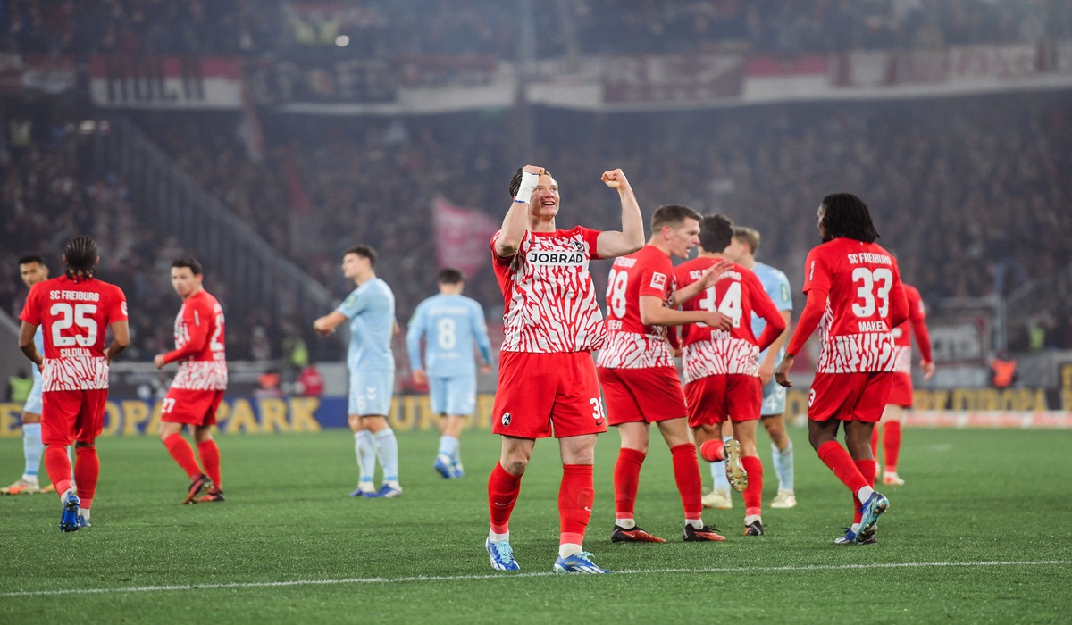 Pemain Freiburg Michael Gregoritsch melakukan selebrasi usai mencetak gol ke gawang Cologne di laga Bundesliga 