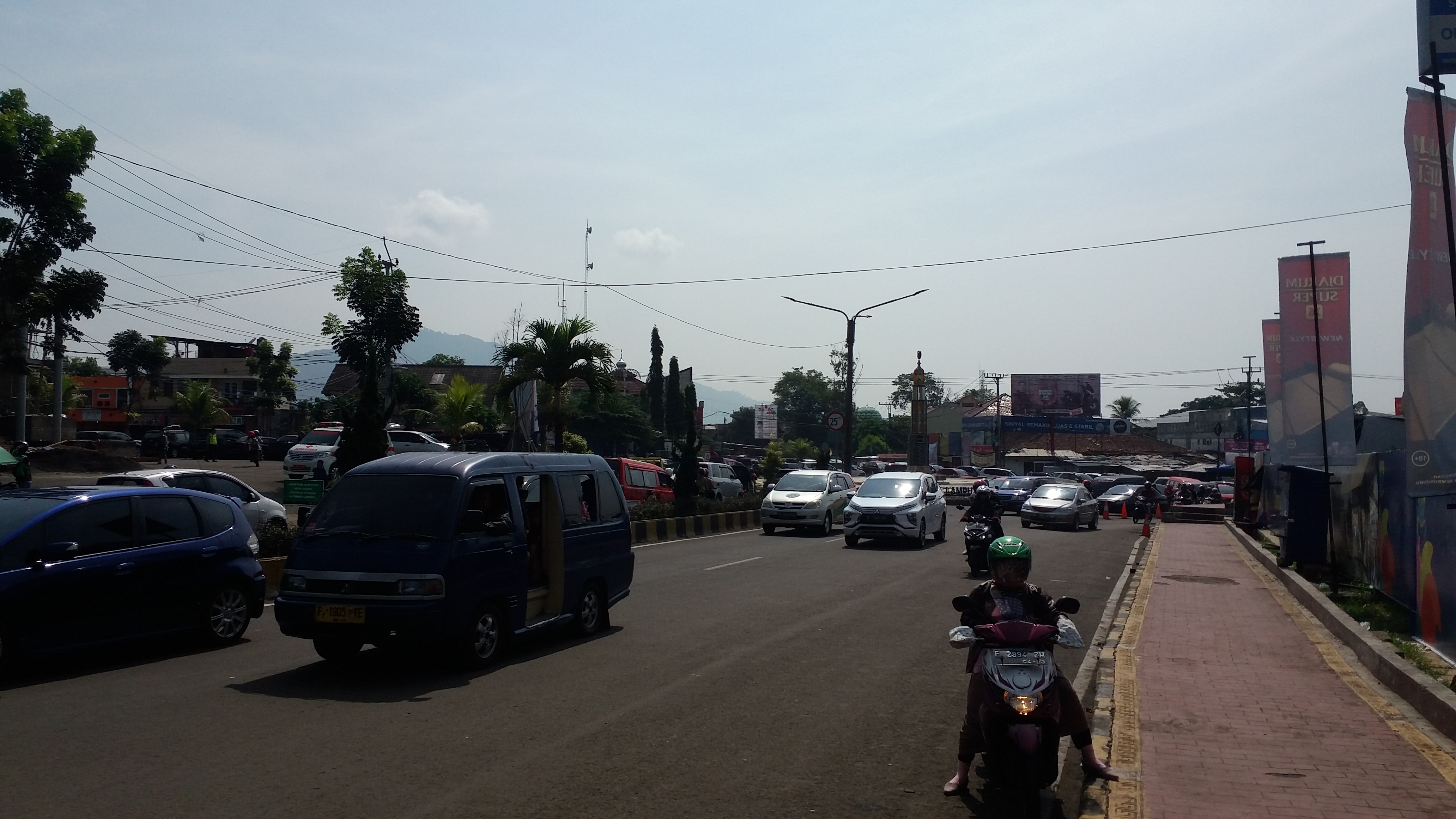 Arus kendaraan menuju jalur Puncak di wilayah Cianjur