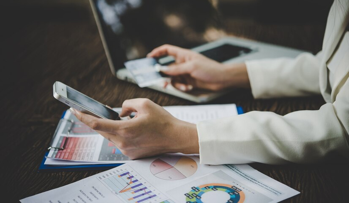 Ilustrasi aplikasi pencatat keuangan