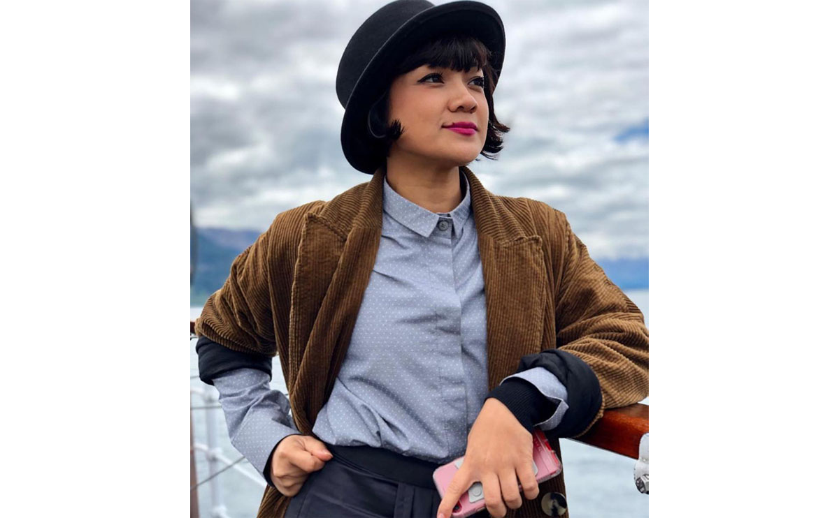 Nirina Zubir mengatakan waktu yang tepat untuk mengajarkan bahasa asing ke anak ialah pada saat anak SMP.