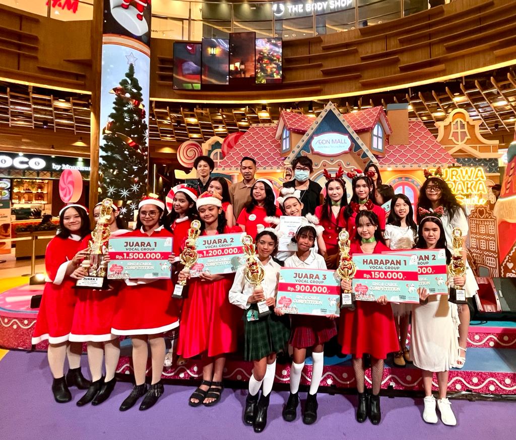 Menyambut Natal dan Tahun Baru 2024, AEON Mall Tanjung Barat menghadirkan berbagai keceriaan dengan hiburan maupun kegiatan sosial.